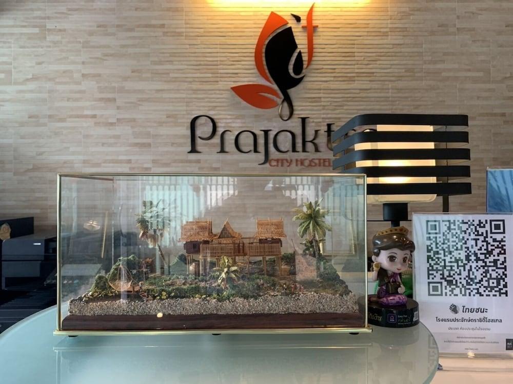 Prajaktra City Hostel Удон-Тхани Экстерьер фото