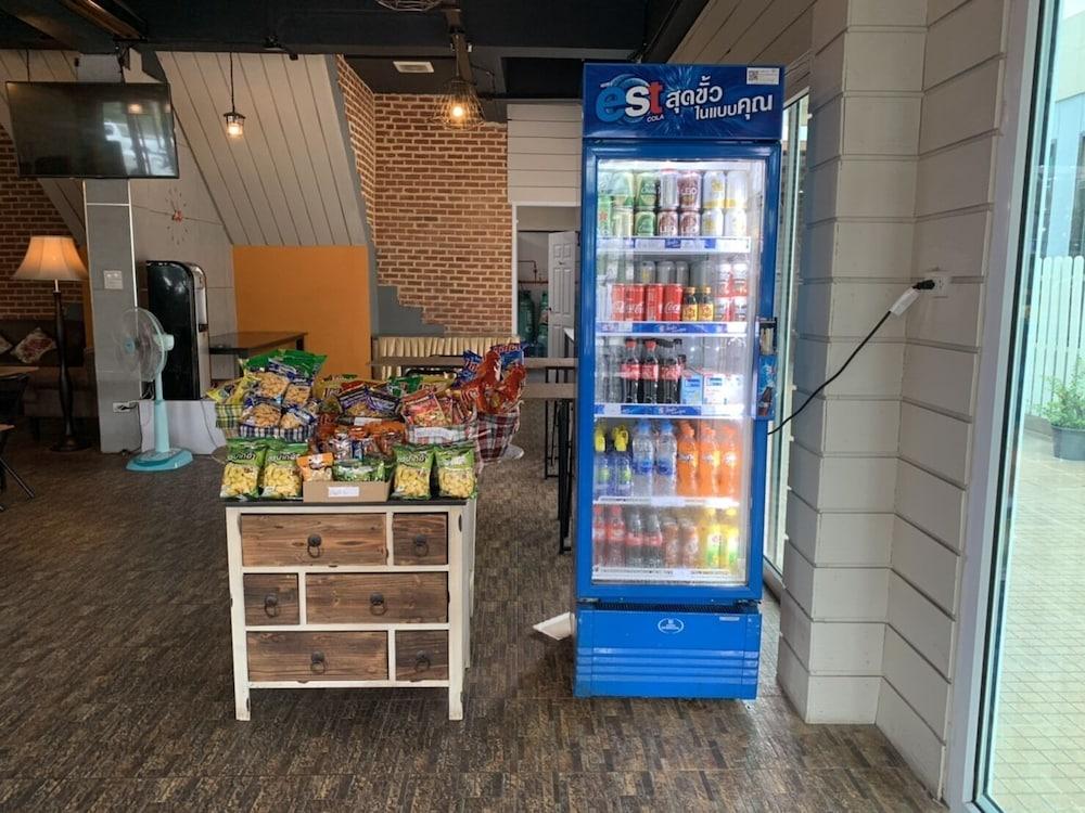 Prajaktra City Hostel Удон-Тхани Экстерьер фото