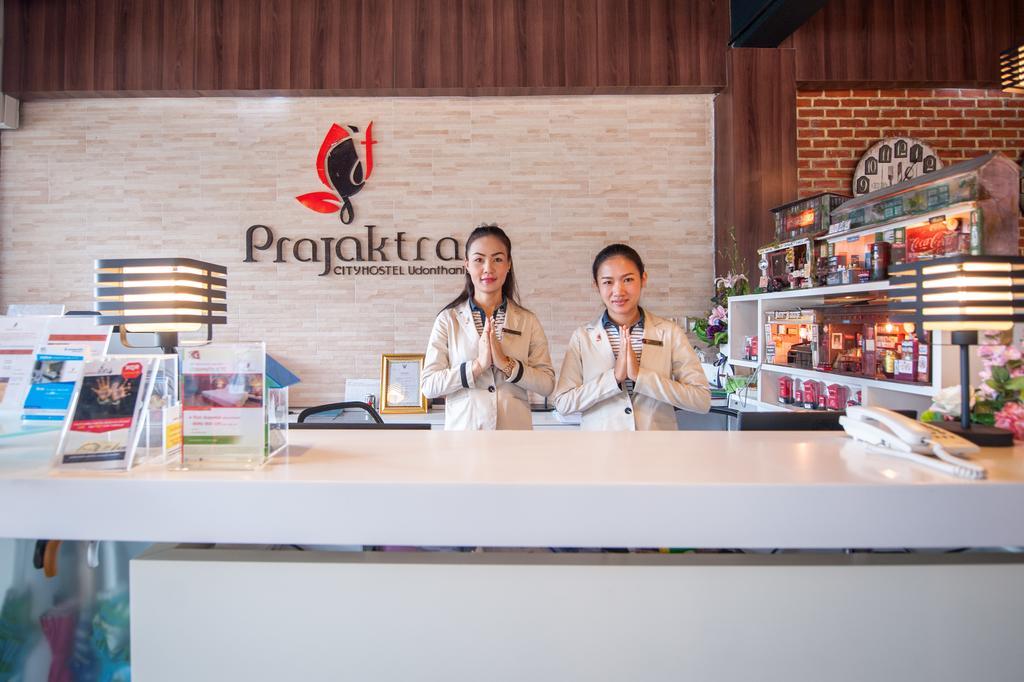 Prajaktra City Hostel Удон-Тхани Экстерьер фото