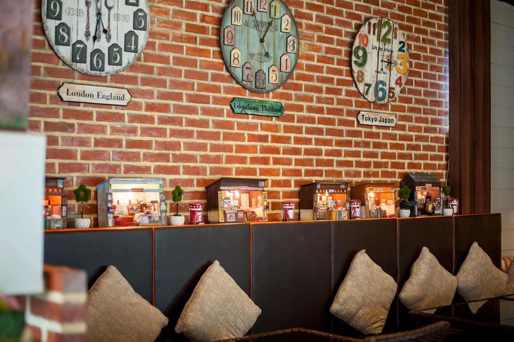 Prajaktra City Hostel Удон-Тхани Экстерьер фото