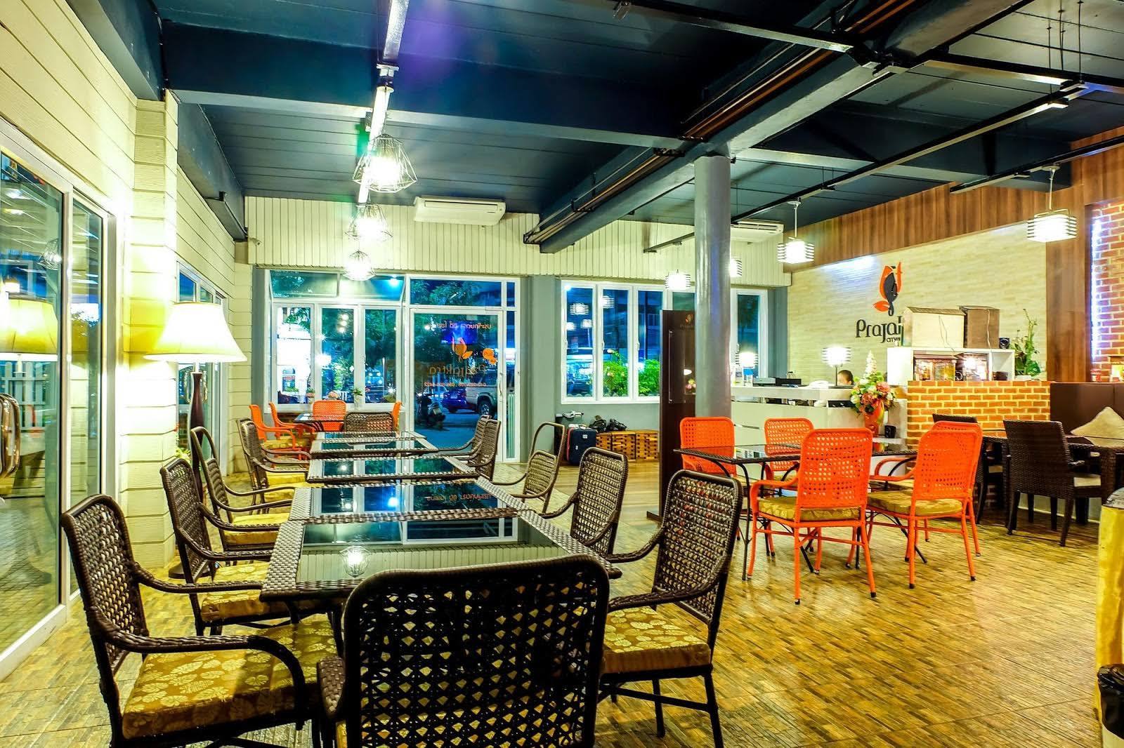 Prajaktra City Hostel Удон-Тхани Экстерьер фото