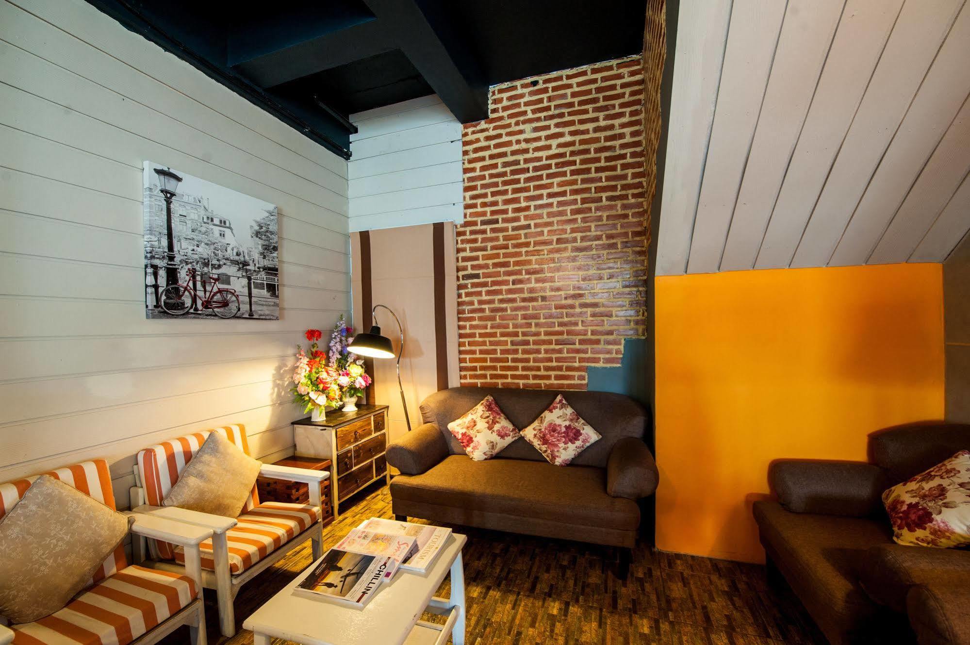 Prajaktra City Hostel Удон-Тхани Экстерьер фото